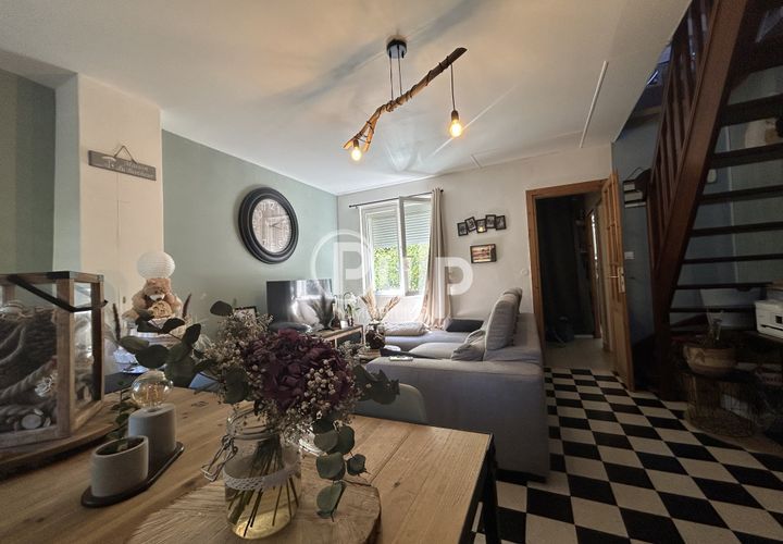 Villa a Saint-Pol-sur-Ternoise, Pas-de-Calais, Saint-Pol-sur-Ternoise - € 102.000 | Ref: div16840 - foto 1