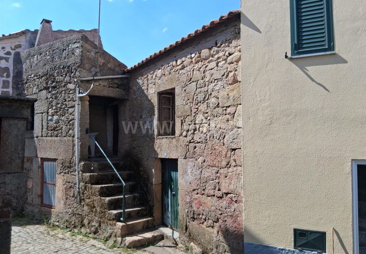 Villa a Gouveia, Guarda, Gouveia - € 35.000 | Ref: 382250083 - foto 1