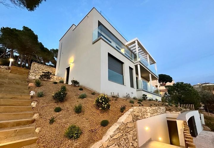 Villa i Lloret De Mar, Gerona, Lloret De Mar - € 869.500 | Ref: KBMN420 - foto 1