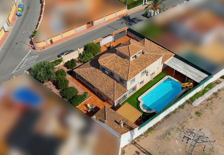 Villa a Torrevieja, Alicante, Torrevieja - € 645.000 | Ref: AC18-2640/11012 - foto 1