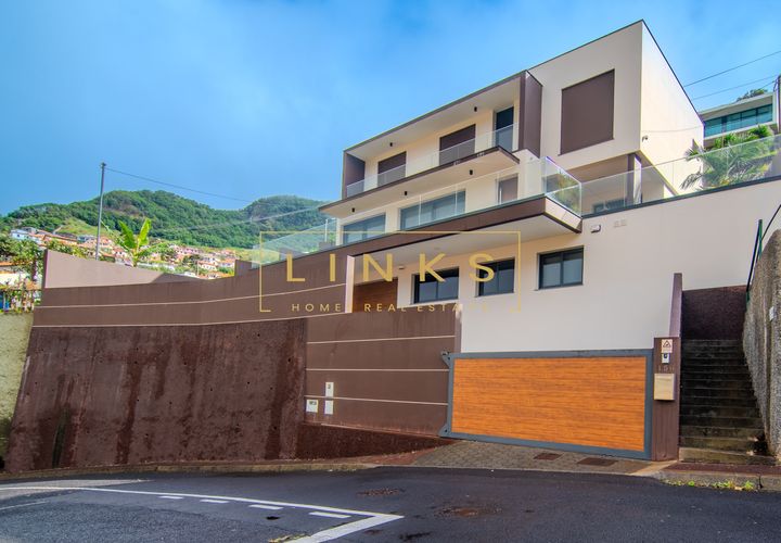 Villa i Machico, Madeira, Machico - € 960.000 | Ref: LH-711-2025 - foto 1