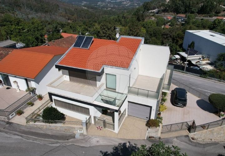 Villa en Guimaraes, Braga, Guimaraes - € 375.000 | Ref: 121751324-321 - photo 1