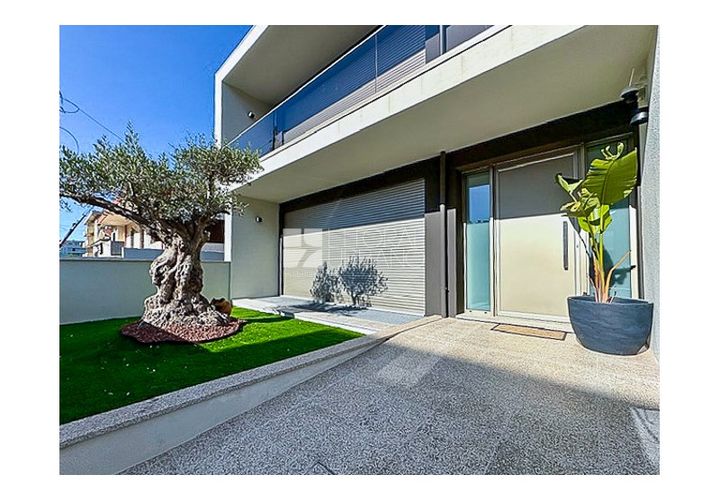 Rækkehus i Esmoriz, Aveiro, Esmoriz - € 675.000 | Ref: LURF268 - foto 1