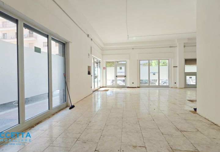 Erhvervsejendom i Taranto, Taranto, Taranto - € 98.000 | Ref: 09801 - foto 1