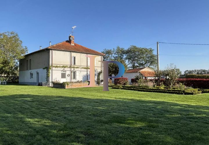 Villa a Roanne, Loire, Roanne - € 355.000 | Ref: 42ip4454 - foto 1