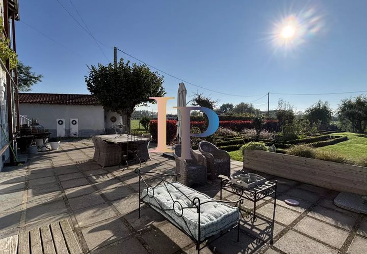 Villa i Renaison, Loire, Renaison - € 355 000 | Ref: 42ip4454 - foto 1