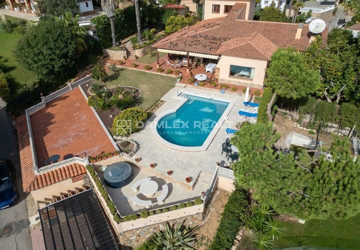 Villa i Lloret De Mar, Gerona, Lloret De Mar - € 1.890.000 | Ref: 75116 - foto 1