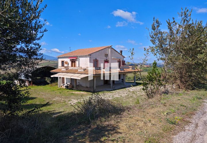 Villa a Bellante, Teramo, Bellante - € 185.000 | Ref: 903 - foto 1