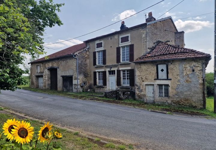 Farm hus i Bourmont, Haute-Marne, Bourmont - € 47.000 | Ref: 340933661312 - foto 1