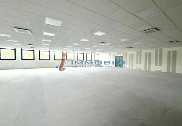 Erhvervsejendom i Milan, Milan, Milan - € 55.833 | Ref: ULRH1152 - foto 1