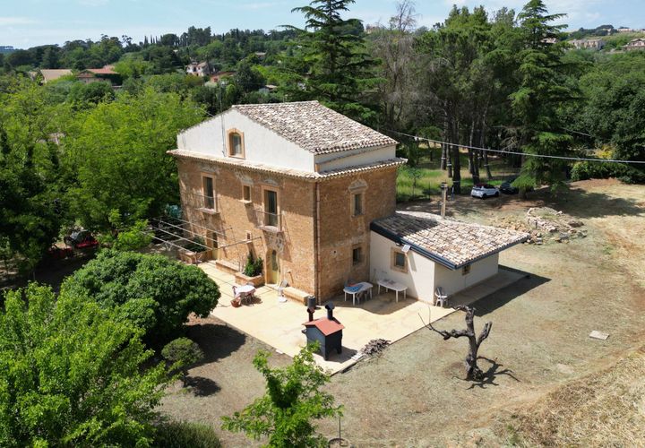 Villa a Piazza Armerina, Enna, Piazza Armerina - € 300.000 | Ref: V003230 - foto 1