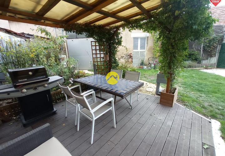 Villa a Chantelle, Allier, Chantelle - € 150.000 | Ref: 116MS111208 - foto 1