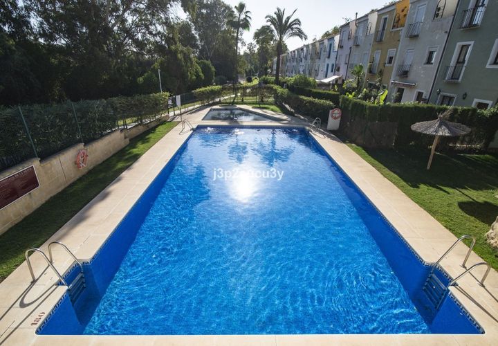 Villa a Estepona, Malaga, Estepona - € 369.000 | Ref: R5200129 - foto 1