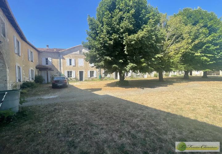 Leilighet i Aigre, Charente, Aigre - € 304 500 | Ref: 9836 - foto 1