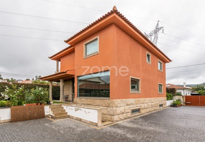 Villa i Ronfe, Braga, Ronfe - € 450 000 | Ref: ZMPT582120 - foto 1