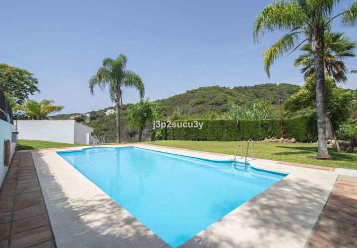 Villa i Estepona, Malaga, Estepona - € 390.000 | Ref: R5076673 - foto 1