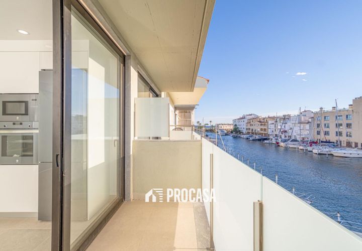 Villa i Empuriabrava, Gerona, Empuriabrava - € 585.000 | Ref: 4035 - foto 1