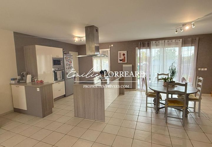 Villa a Champagne, Sarthe, Champagne - € 236.990 | Ref: 426797RRN - foto 1