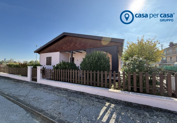Villa a Papozze, Rovigo, Papozze - € 70.000 | Ref: ADL291 - foto 1
