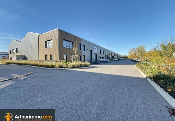 Erhvervsejendom i Bourgoin-Jallieu, Isere, Bourgoin-Jallieu - € 274.650 | Ref: 85760934 - foto 1