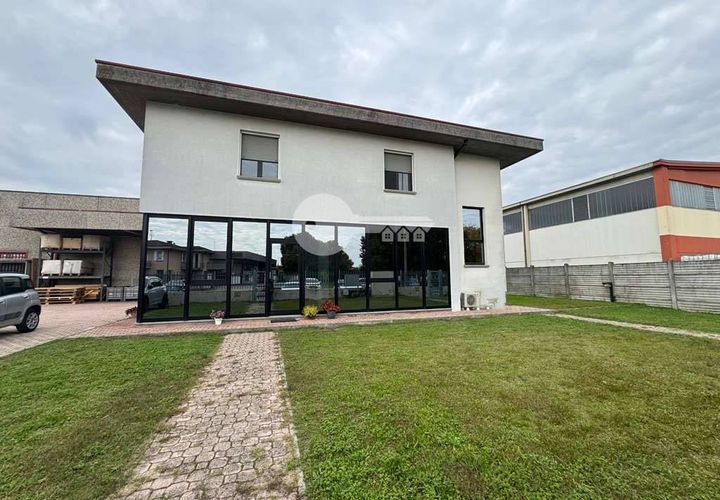 L'establiment comercial a Leno, Brescia, Leno - € 2.900/mes | Ref: 6415062020-1286 - foto 1