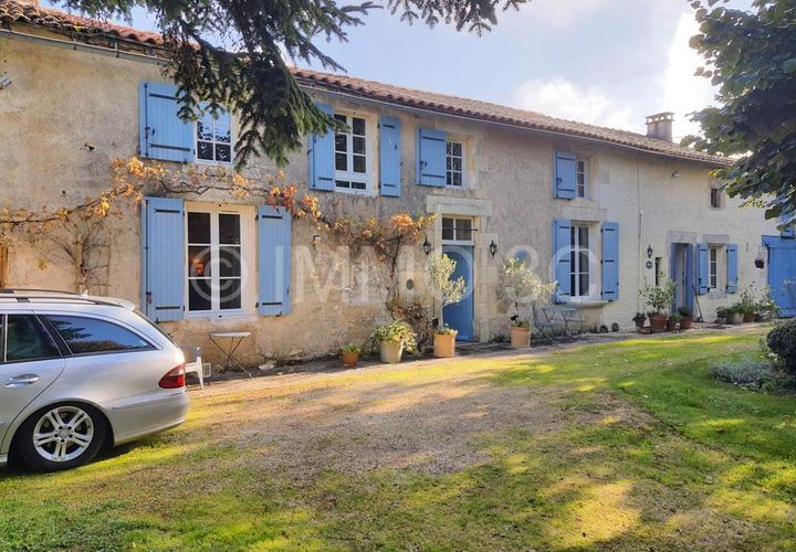 Landejendom i Chef-Boutonne, Deux-Sevres, Chef-Boutonne - € 144.885 | Ref: 5227 - foto 1