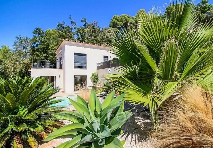 Villa i Valbonne, Alpes-Maritimes, Valbonne - € 1.475.000 | Ref: getkey_u_496341467 - foto 1