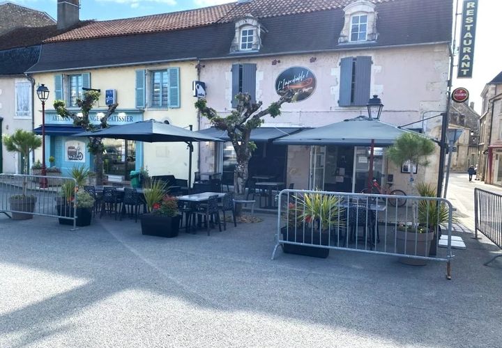 Erhvervsejendom i Saint-Savin, Vienne, Saint-Savin - € 70.000 | Ref: AdB-13531 - foto 1