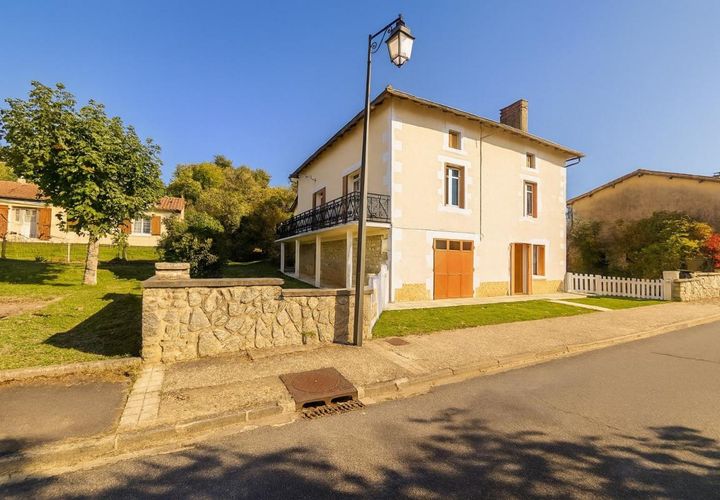 Villa in Alloue, Charente, Alloue - € 138.000 | Ref: BF427DC53CE24DE7 - foto 1