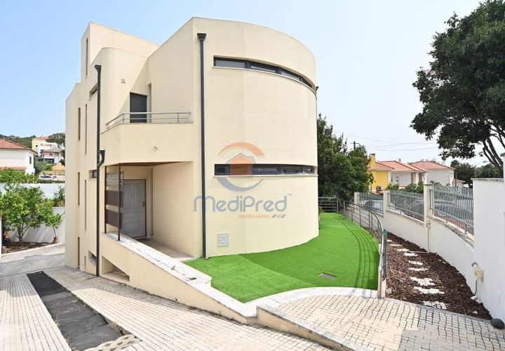 Villa i Oeiras, Lisbon, Oeiras - € 1.050.000 | Ref: MCM6042 - foto 1