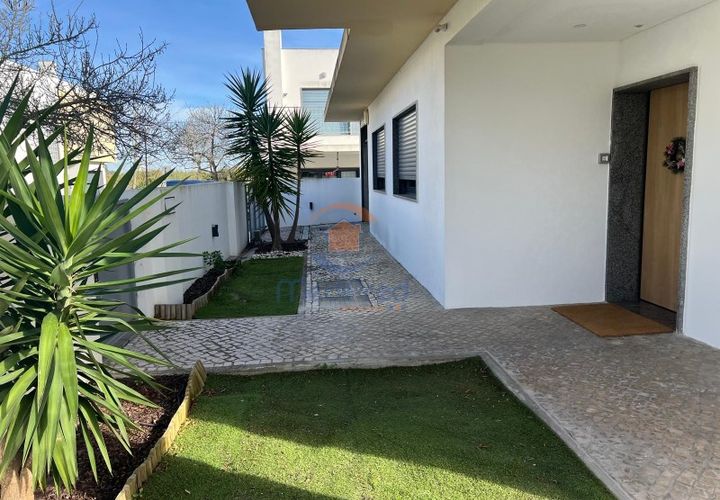 Villa i Barreiro, Setubal, Barreiro - € 575.000 | Ref: MTJM6042 - foto 1