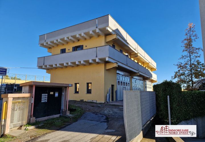 L'establiment comercial a Cornaredo, Milan, Cornaredo - € 1.800/mes | Ref: UFF.CORNAREDO - foto 1