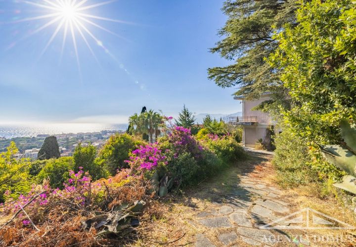 Villa i Bordighera, Imperia, Bordighera - € 1.650.000 | Ref: AG-DOM 5236 - foto 1
