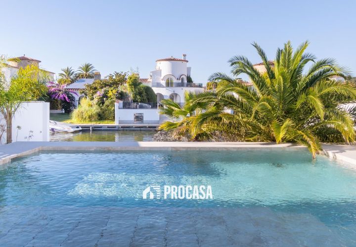 Villa i Empuriabrava, Gerona, Empuriabrava - € 1.050.000 | Ref: 4038 - foto 1