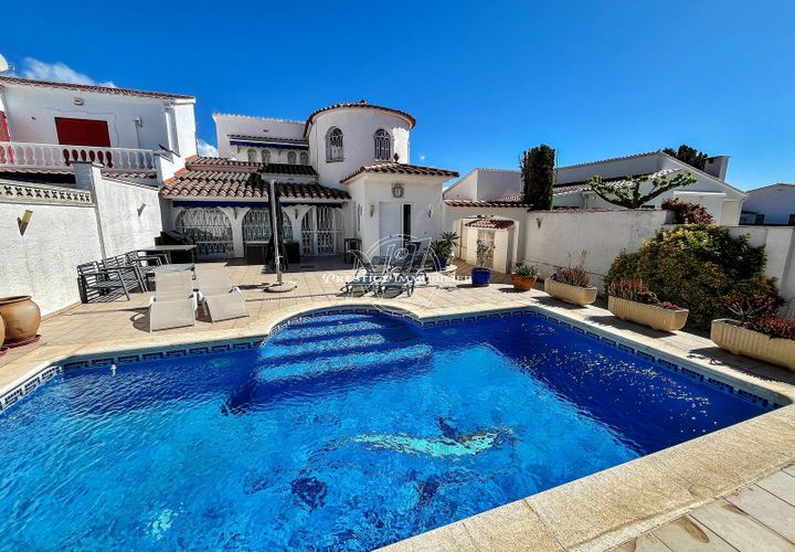 Villa i Empuriabrava, Gerona, Empuriabrava - € 570.000 | Ref: 6359/MC-N1IMMOFRESP - foto 1