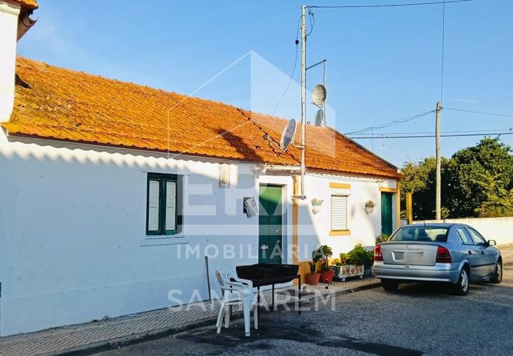 Villa i Almeirim, Santarem, Almeirim - € 107.000 | Ref: 12035 - foto 1