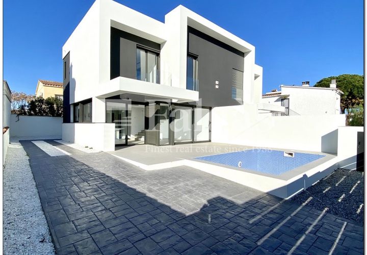 Villa i Requesens, Gerona, Requesens - € 649.000 | Ref: 1128 - foto 1