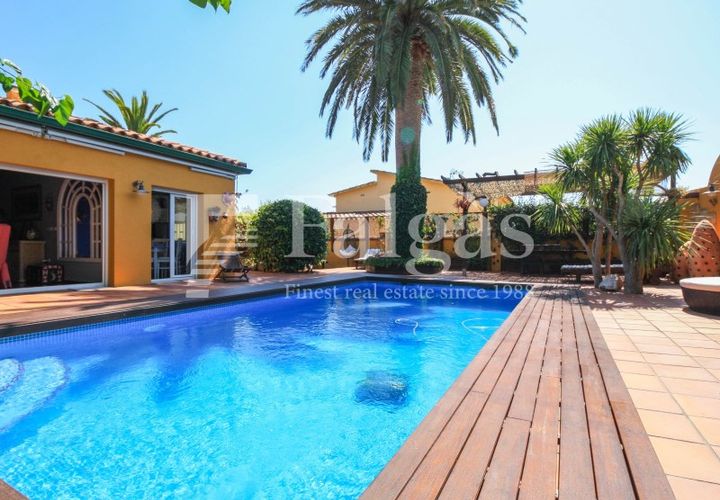 Villa i Empuriabrava, Gerona, Empuriabrava - € 850.000 | Ref: 513 - foto 1