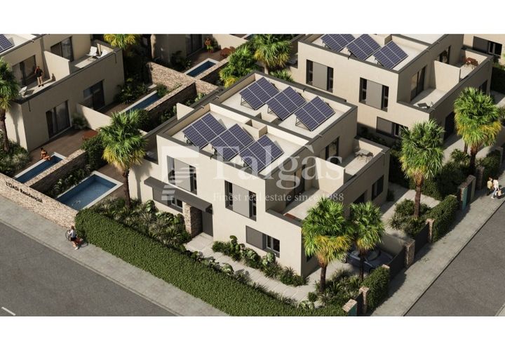 Villa i Empuriabrava, Gerona, Empuriabrava - € 399.000 | Ref: V18 - foto 1