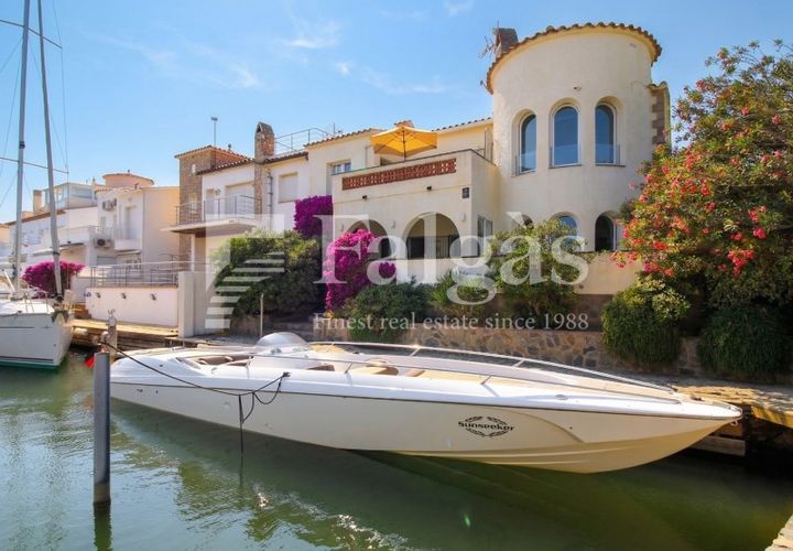 Villa i Empuriabrava, Gerona, Empuriabrava - € 1.090.000 | Ref: 051 - foto 1