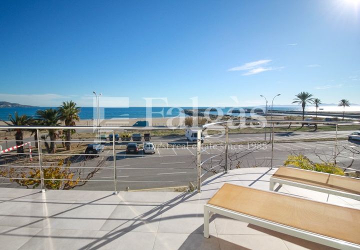 Villa i Empuriabrava, Gerona, Empuriabrava - € 849.000 | Ref: 221 - foto 1