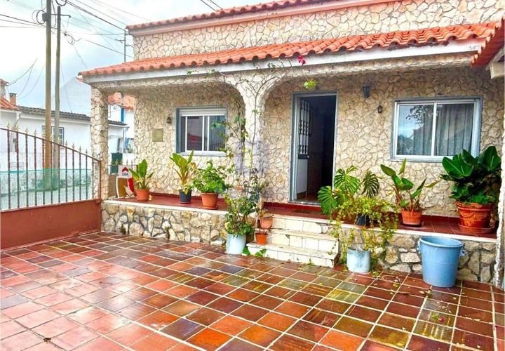 Villa i Caldas da Rainha, Leiria, Caldas da Rainha - € 259.000 | Ref: CAL-216971 - foto 1
