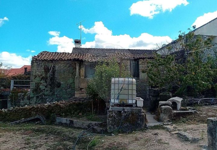 Villa a Sernancelhe, Viseu, Sernancelhe - € 30.000 | Ref: 126021103-43 - foto 1