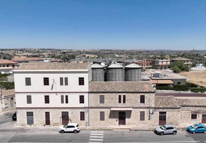 Erhvervsejendom i Modica, Ragusa, Modica - € 900.000 | Ref: L 2005 - foto 1