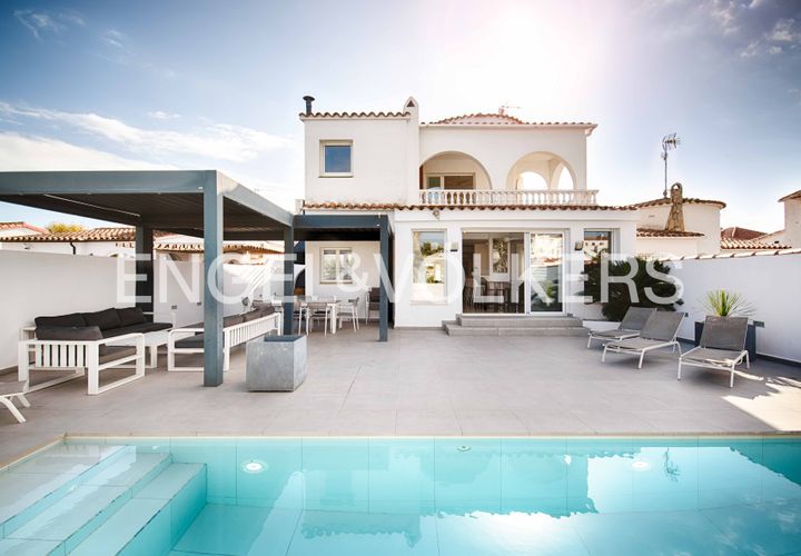 Villa i Empuriabrava, Gerona, Empuriabrava - € 1.450.000 | Ref: W-04786R - foto 1