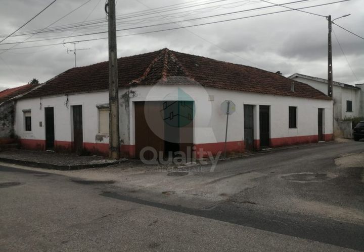 Villa a Alcanena, Santarem, Alcanena - € 189.000 | Ref: QRPP2315 - foto 1