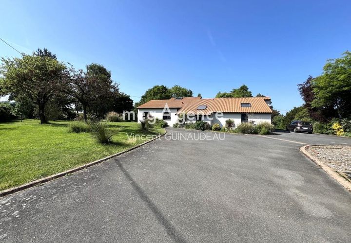 Villa i Cholet, Maine-et-Loire, Cholet - € 400.500 | Ref: 194545 - foto 1