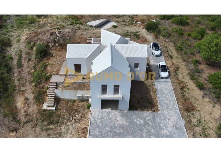 Villa i Carregado, Lisbon, Carregado - € 750 000 | Ref: 65776 - foto 1