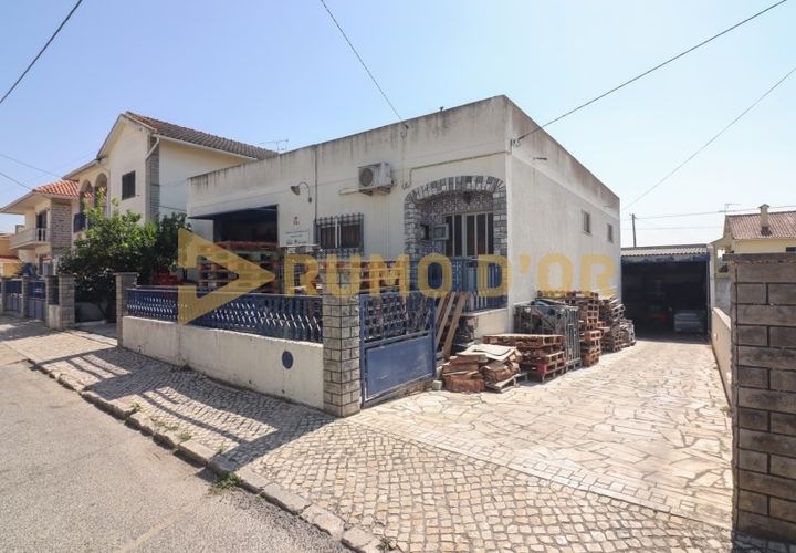 Erhvervsejendom i Alenquer, Lisbon, Alenquer - € 298.000 | Ref: 61492 - foto 1
