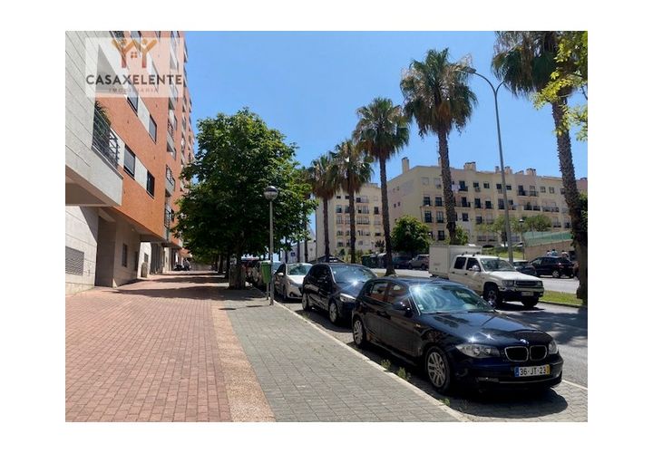 Erhvervsejendom i Odivelas, Lisbon, Odivelas - € 389.900 | Ref: 101500181 - foto 1